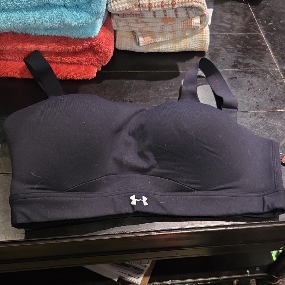 BNWT Under Armour Women's Black Sports Bra